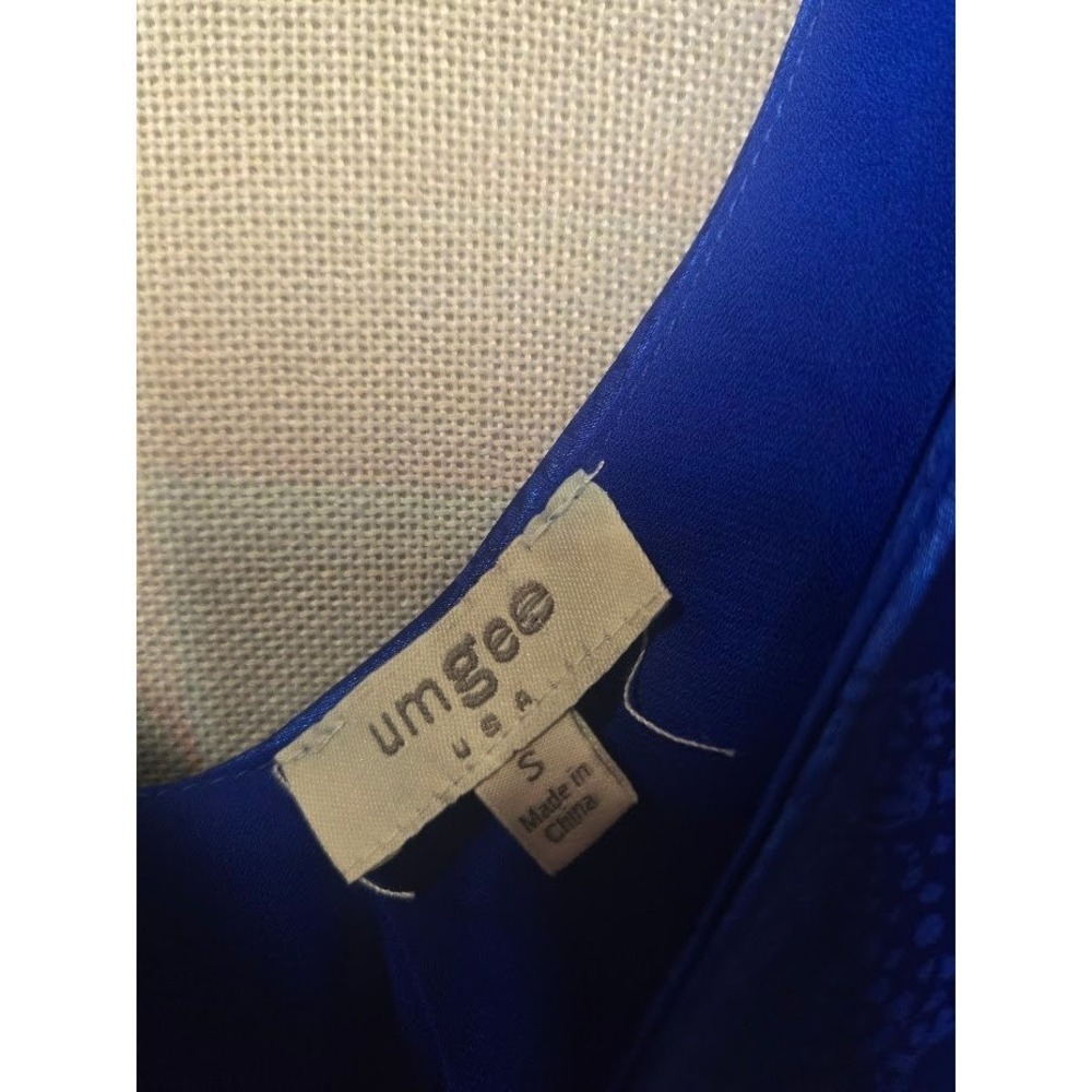 Umgee‎ Royal Blue Satin Jacquard Leopard V-Neck Dolman Sleeve Blouse S - Picture 2 of 4